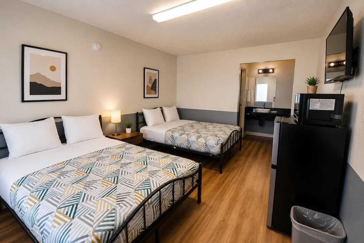Standard Double Room | Desk, laptop workspace, WiFi (free), bed sheets
