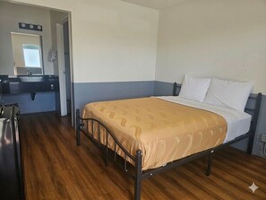 Standard Room - Bridgeview (Fresno)