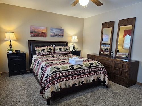 Timberline Lodge. Vaulted Ceilings, Fireplace & Walk-to-Slopes Access in Canaan Valley