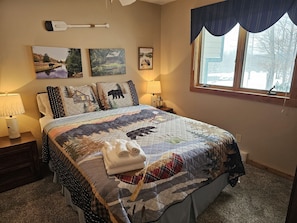 3 bedrooms, WiFi, bed sheets - Timberline Lodge. Vaulted Ceilings, Fireplace & Walk-to-Slopes Access in Canaan Valley (Davis)