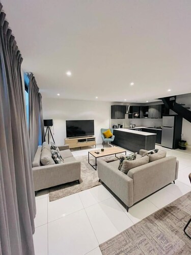 Peravi Suites at The Lennox