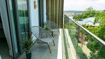 Luxury Apartment, 2 Bedrooms, Balcony, Courtyard View | Property grounds