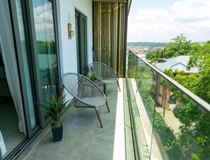 Appartement Luxe, 2 chambres, balcon, vue cour intérieure | Enceinte de l’hébergement