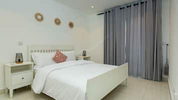 Safe på rommet, skrivebord og skrivebord for bærbar PC