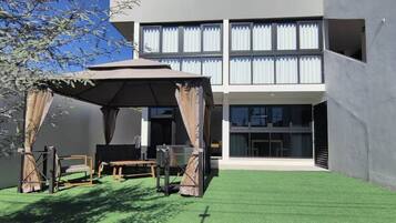 Comfort Apartment, Garden View | Terrace/patio