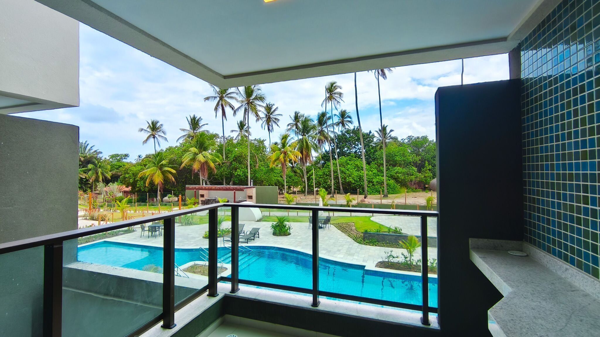 Basic Apartment | Pool