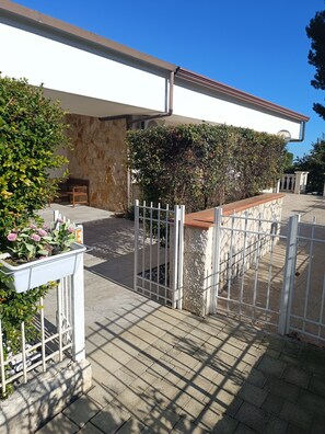 Property grounds - Adonai House (Sicilia)