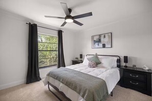 3 多间卧室、免费 WiFi、床单