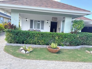 Exterior - Luxury Retreat at Sorrell Ave (St Ann’s Bay)