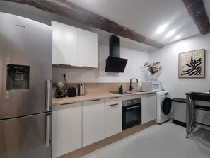 Private kitchen - Renovated studio with private courtyard in the heart of Béziers (Béziers)