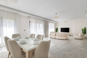 Dining - 3-bedroom apartment in awesome New Cairo City with AC (New Cairo City)