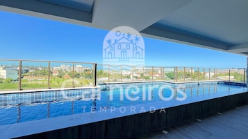 3 outdoor pools