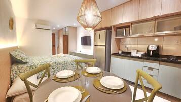 Studio | Dining