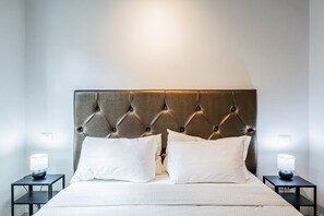 Iron/ironing board - Domus San Frediano with Hot Tub by Hôtea (Firenze)