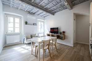 Interior - Domus San Frediano with Hot Tub by Hôtea (Firenze)