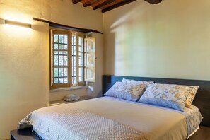 Bügeleisen/Bügelbrett, Internetzugang, Bettwäsche