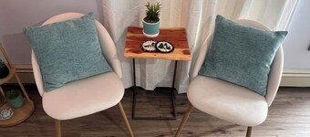 Renovated upper duplex near downtown Fairbanks, 10 min to airport, playground.