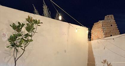 Outdoor Jacuzzi with FirePit and perfect location