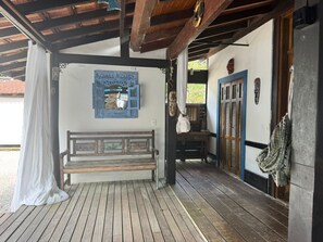 Interior - House in Camburi with pool, river and Atlantic Forest (São Sebastião)