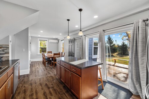 Full house in Oyster Bed, PEI. 10 minutes from golf courses and the beaches!