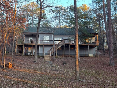 Reel Retreat at Modoc Shores Lakefront
Clark's Hill/Lake Thurmond.