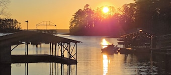 Reel Retreat at Modoc Shores Lakefront
Clark's Hill/Lake Thurmond.