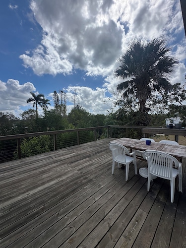 Waterfront house with AC in the Everglades with Large Deck