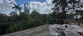 Waterfront house with AC in the Everglades with Large Deck