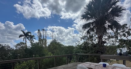 Waterfront house with AC in the Everglades with Large Deck
