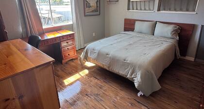 Waterfront house with AC in the Everglades with Large Deck