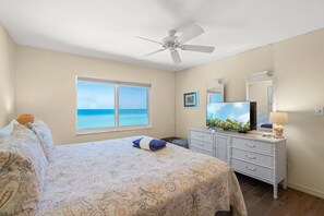 2 bedrooms, iron/ironing board, free WiFi, bed sheets - Front-Row Gulf Views & Coastal Comfort (Siesta Key)
