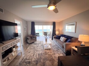 Smart TV - Escape to the Gulf – Prime Beachfront Location (Siesta Key)