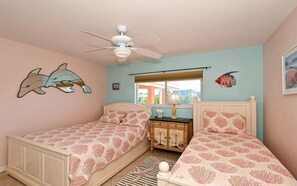 Fer et planche à repasser, Wi-Fi gratuit, draps fournis