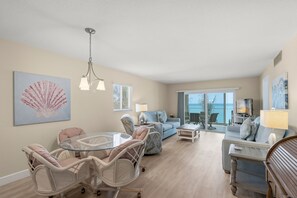 Smart TV - Watch the Sunset from Your Gulf-Front Balcony (Siesta Key)