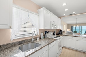 Fridge, microwave, oven, stovetop - Watch the Sunset from Your Gulf-Front Balcony (Siesta Key)