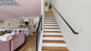 Interior - The Great Gatsby and Girls Night Out by Avantstay Sleeps 24 + Hot Tub + Speakeasy Lounge + Lux Kareoke + Near Downtown (Nashville)
