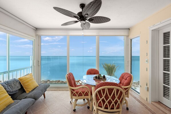 Interior - Corner condo beautiful view - Stay Where the Gulf is Your Backyard (Sarasota)