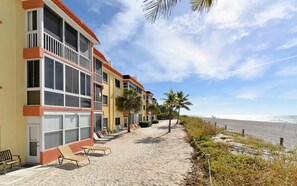 On the beach - The Ultimate Gulf-Front Getaway (Sarasota)