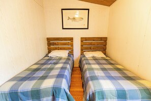 4 bedrooms, internet, bed sheets