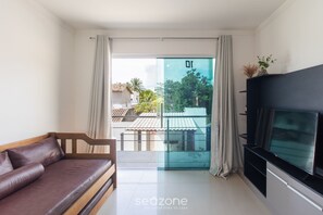 基础公寓 | 起居区