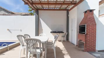 Tempat makan outdoor