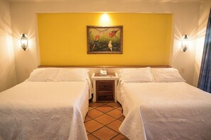 Standard Room 2 Double Beds with Fan - Traditional Area | Kostenloses WLAN