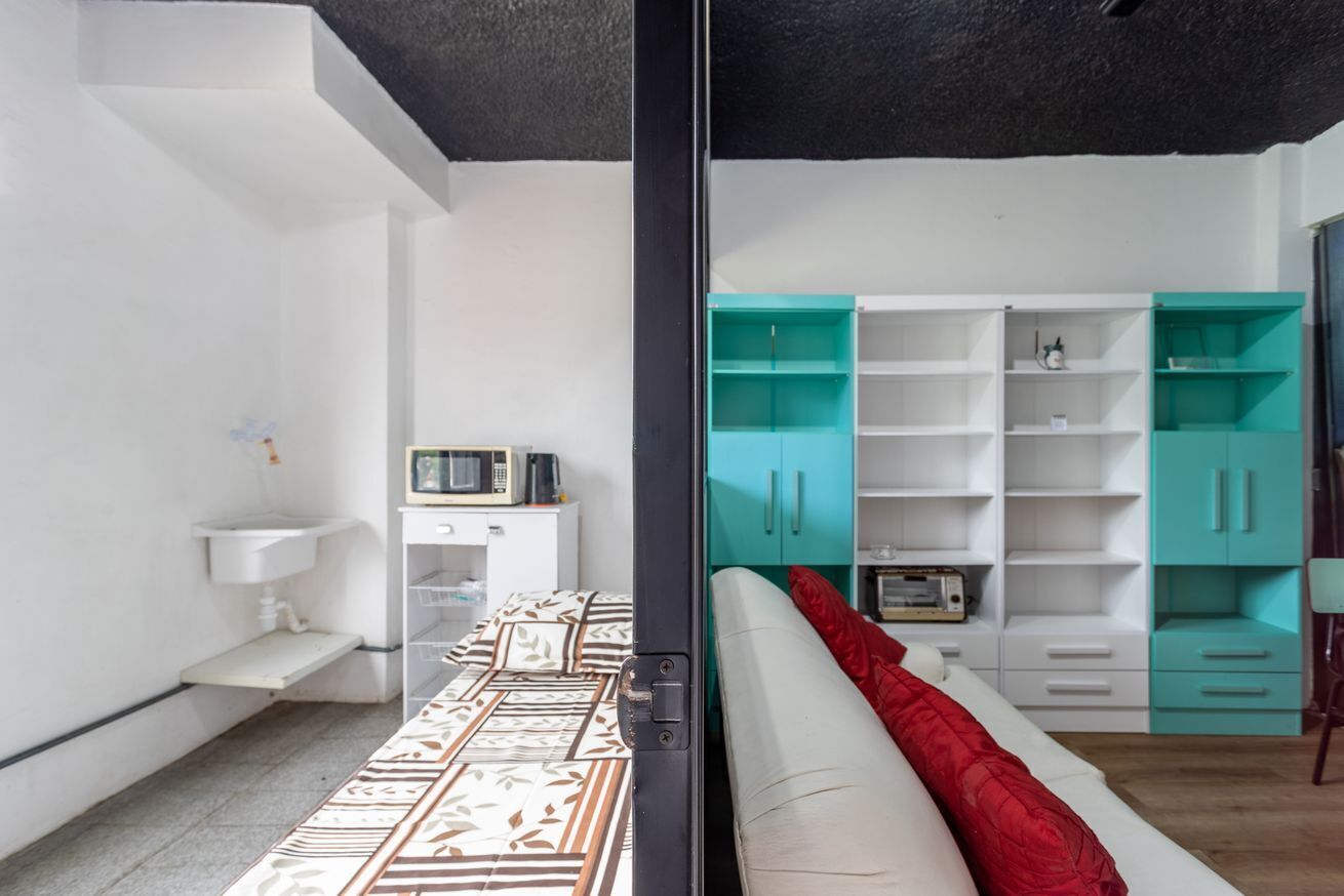 Apartment, Smoking