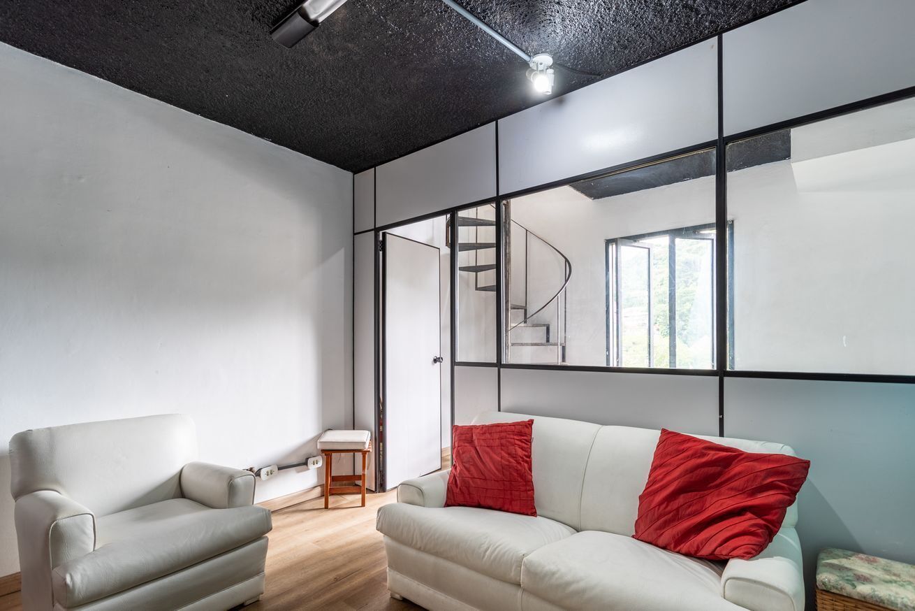 Apartment, Smoking