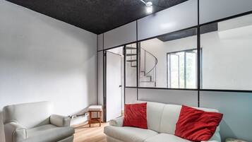 Apartment, Smoking