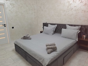 3 bedrooms, free WiFi - ZONA 0 APARTAMENT DE LUX IN TULCEA CITY CENTER (Tulcea)