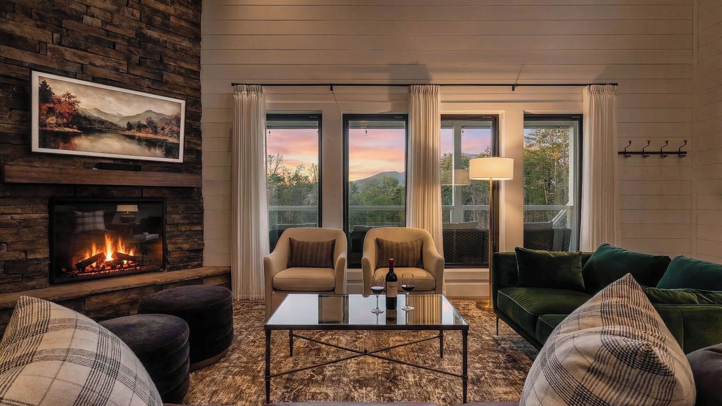 House (4 Bedrooms) | Interior