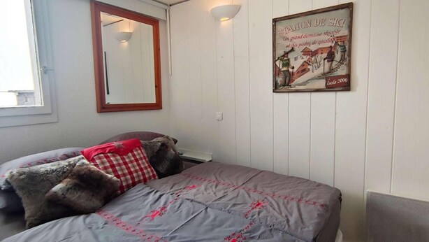 Unclassified image, 1 of 14, button - 100m from ski slopes, view resort, balcony, fireplace or stove, tv, ski locker, 37m², Isola 2000 (Isola)