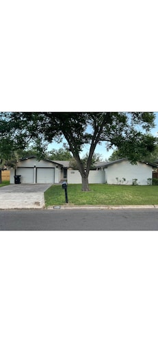 NuSpace:Beautiful 3-BR 2 Bath - house with AC/Heat & Sunroom in fabulous Weslaco