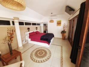 Een strijkplank/strijkijzer, wifi, beddengoed